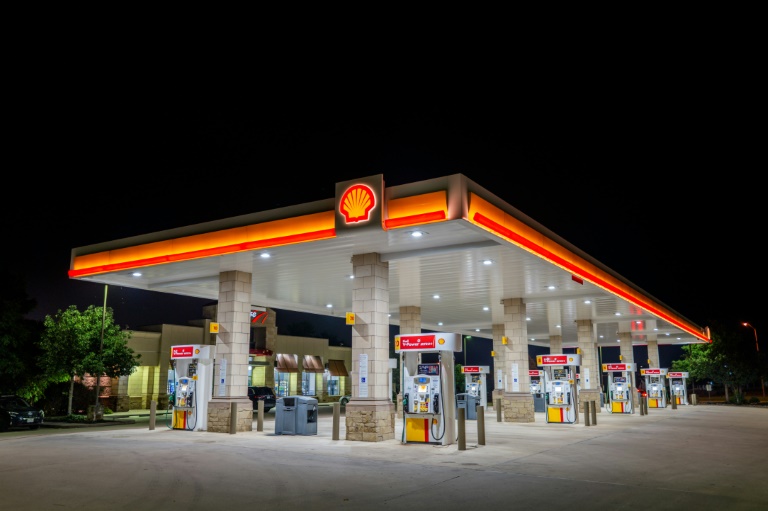 Shell annual profit drops to $16 bn as oil prices fall