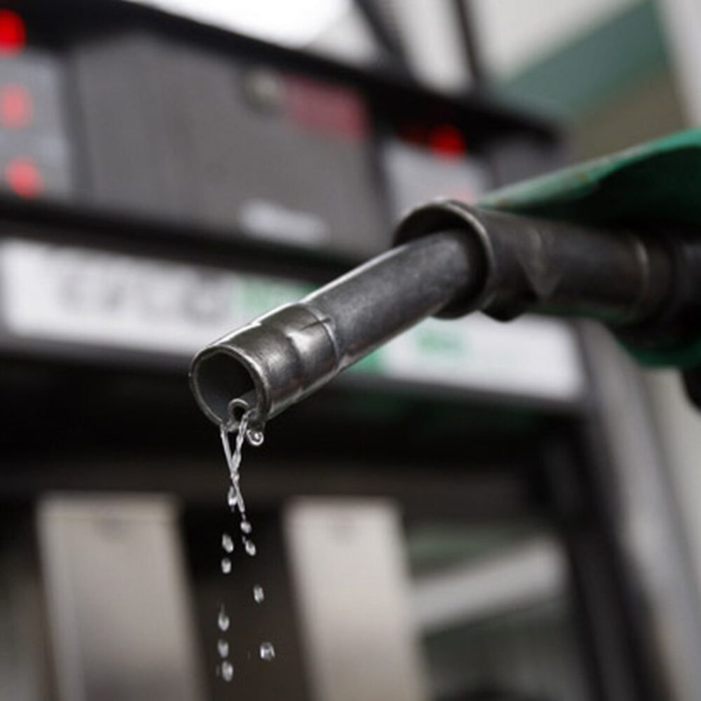 Dangote Refinery crashes petrol price to N890 per litre