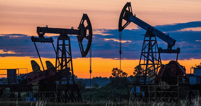 ‎Oil surges 7% amid escalating geopolitical tensions