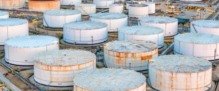Oil Prices Slip After API Reports Unexpected Inventory Build