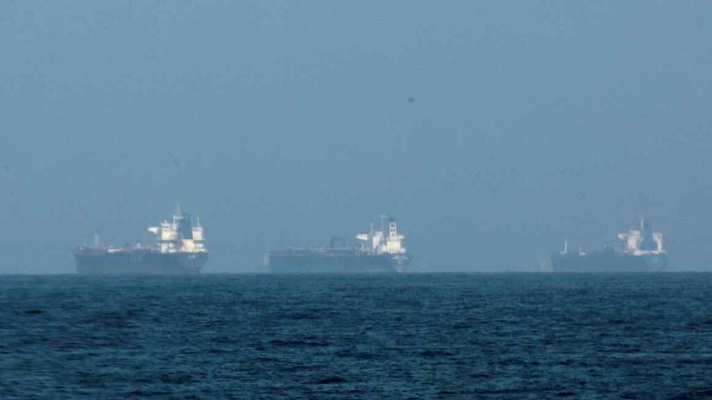 US faced with few good options to tamp down surging oil prices