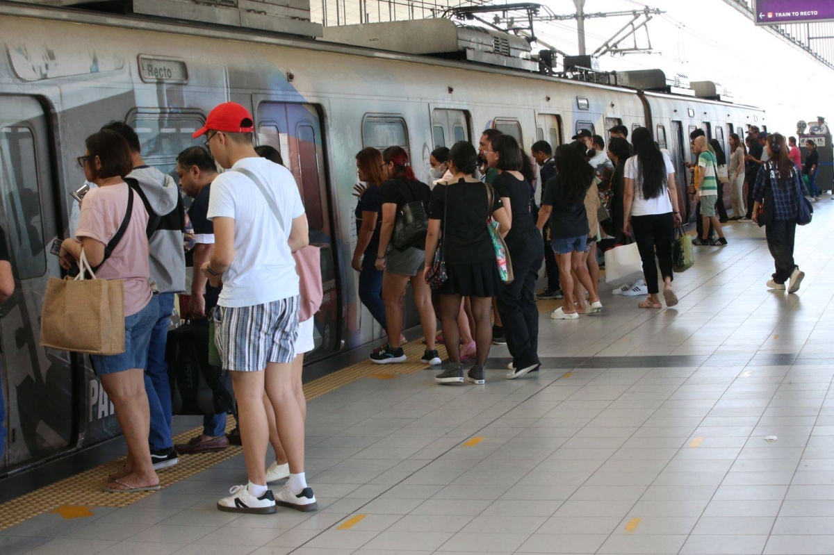 DOTr to roll out 50% fare discount on MRT-3, LRT-2 starting March 23