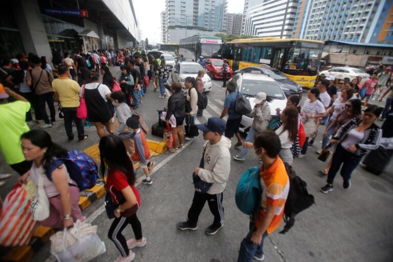 MMDA notes leaner Holy Week travel amid rising oil prices