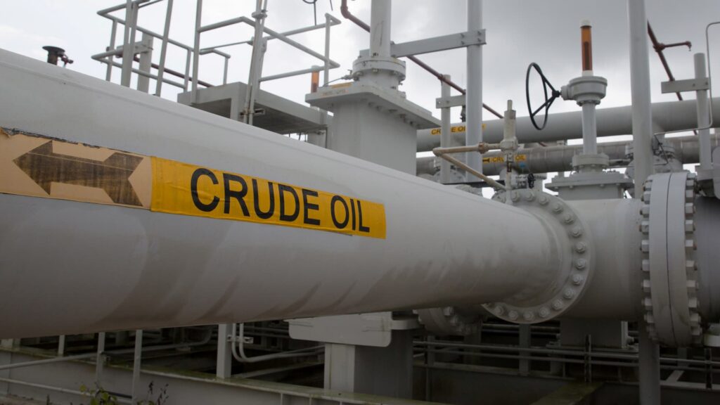 Oil prices rise as U.S.-Iran ceasefire fails to boost tanker traffic via Strait of Hormuz