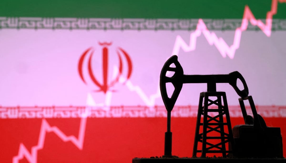 Oil prices climb as Iran restricts Strait of Hormuz traffic ahead of ceasefire deadline