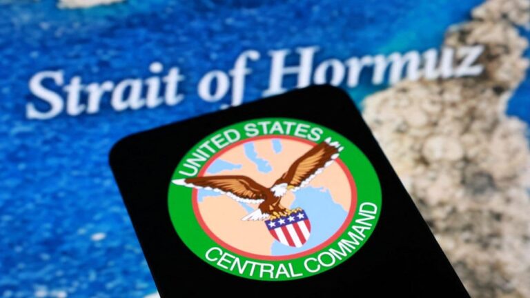 US unlikely to ease Hormuz blockade without major Iranian concessions: Experts