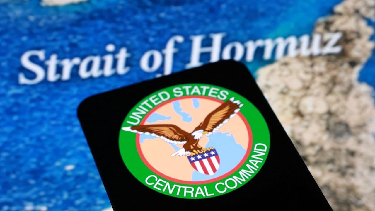 US unlikely to ease Hormuz blockade without major Iranian concessions: Experts