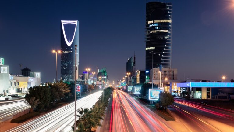 Saudi Arabia Cuts June Oil Prices by Less Than Expected as Hormuz Risks Persist