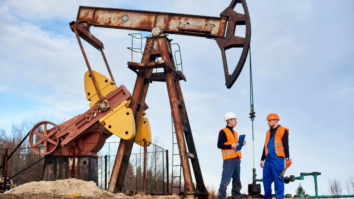 Oil Prices Waver as Market Weighs Chances of U.S.-Iran Deal