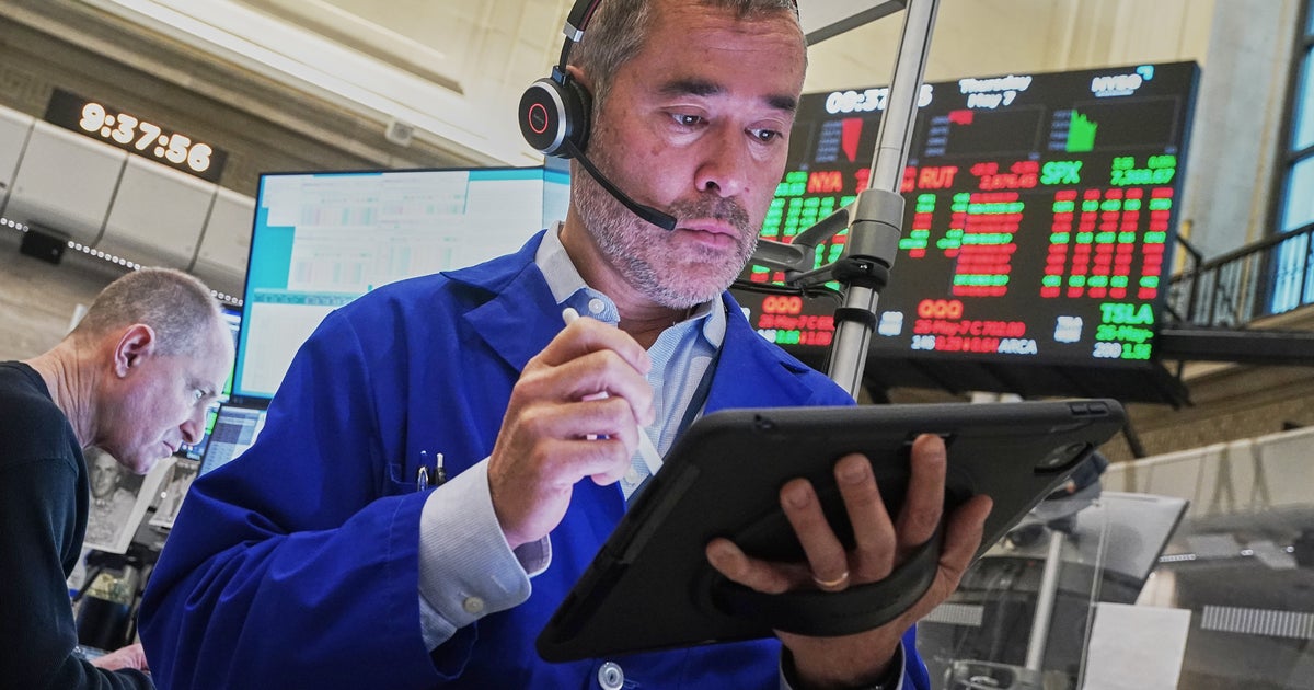 U.S. Stocks Rise Toward Records As Solid Data On The Job Market Overshadows Higher Oil Prices