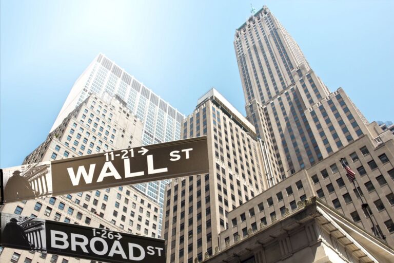 Stocks Pressured by Rising Oil Prices and Accelerating Inflation