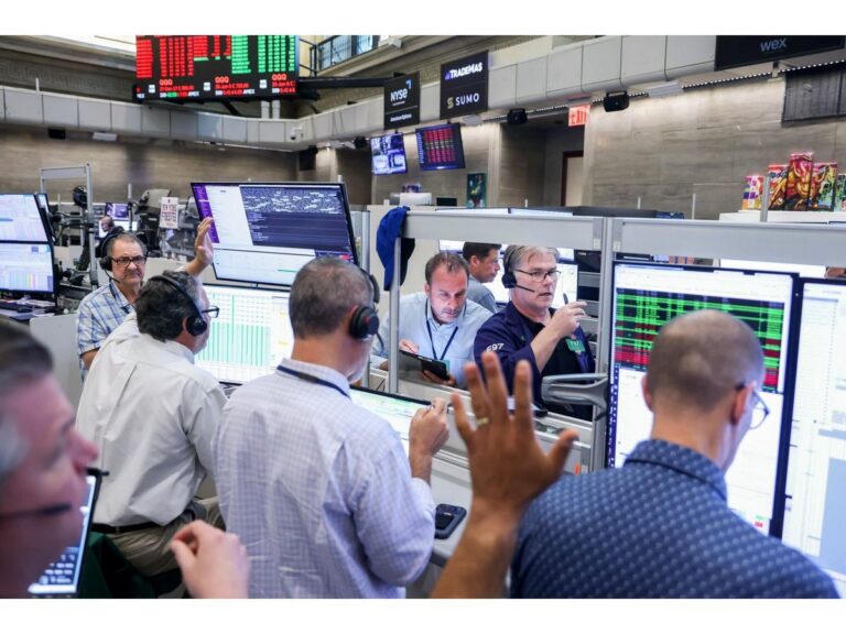 Stocks, Bonds Fall as Mideast Strikes Lift Oil: Markets Wrap