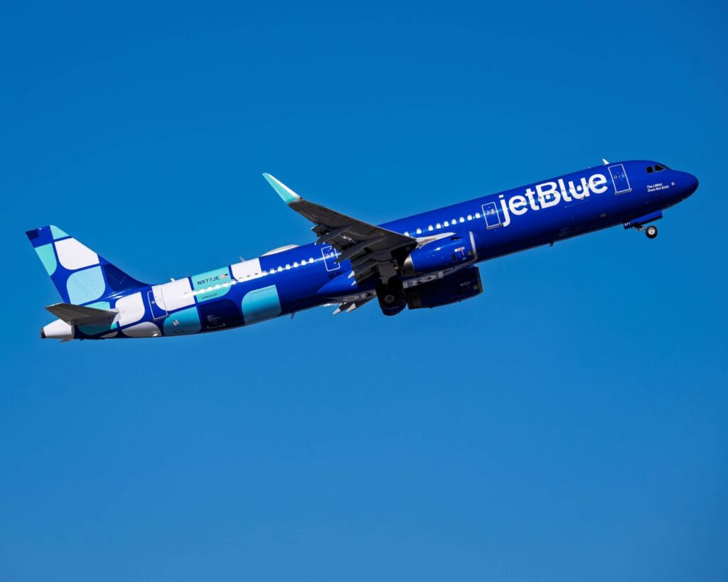 JetBlue (JBLU) Stock Falls 6% After Oil Prices Rise on Hormuz Attacks