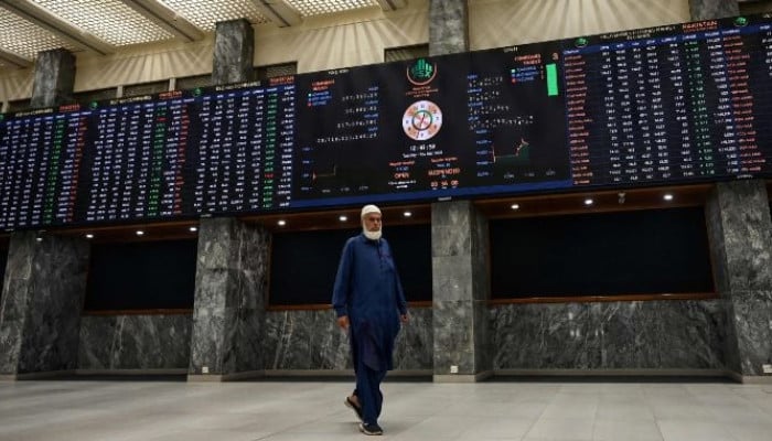 PSX surges on renewed US-Iran peace hopes, decline in global oil prices