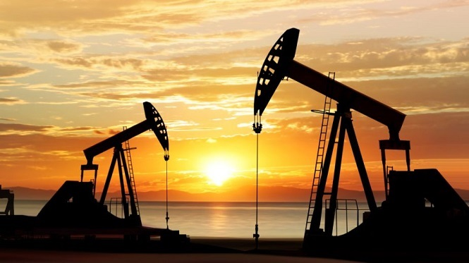 ‎Oil prices rise, boosts weekly gains to over 6%