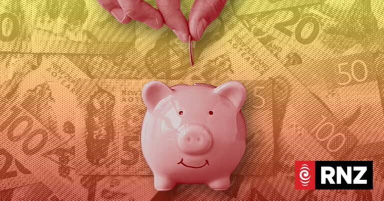 Consumer confidence slips back on oil price uncertainty