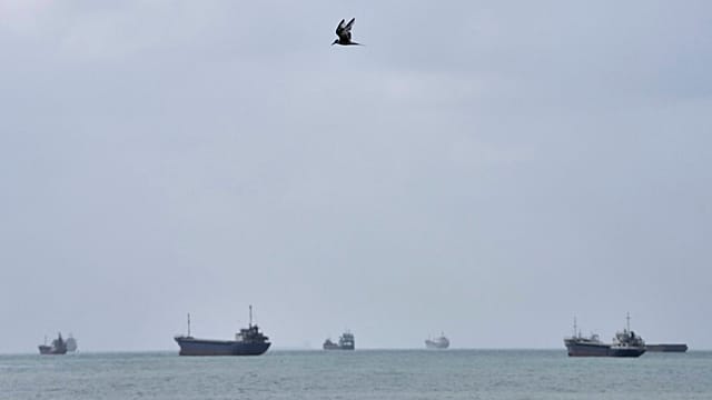 Tensions in the Strait of Hormuz drive oil prices as US and Iran both claim control