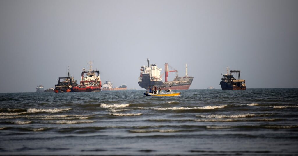 Oil prices near 4-month high as Iran and Oman delay Strait of Hormuz talks