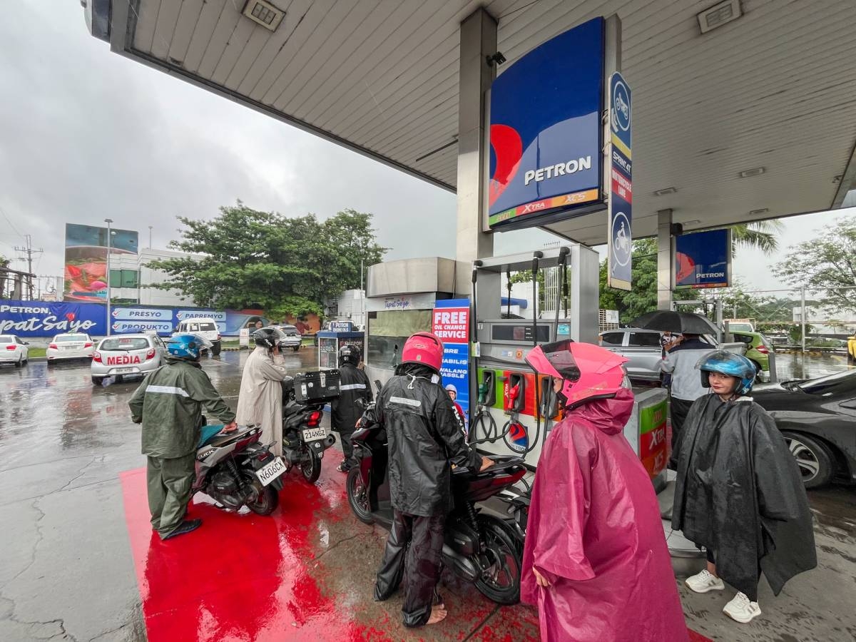 Ejercito urges DOE to boost fuel reserves to help curb oil prices