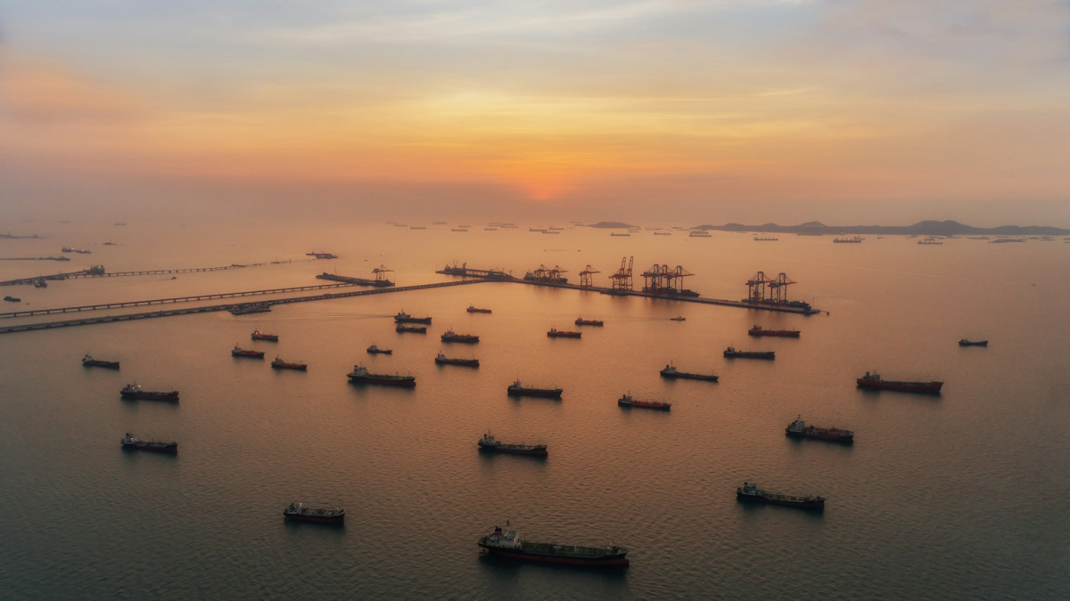 Brent Tumbles to $96 as Gulf Oil Flows Bounce Back