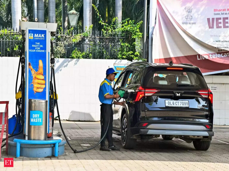 India to ask pvt fuel retailers to end rationing
