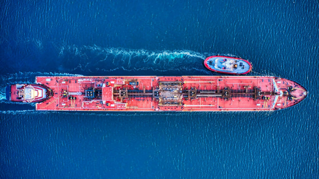 Brent Holds Above $102 as Gulf Export Rebound Offsets U.S. Military Moves