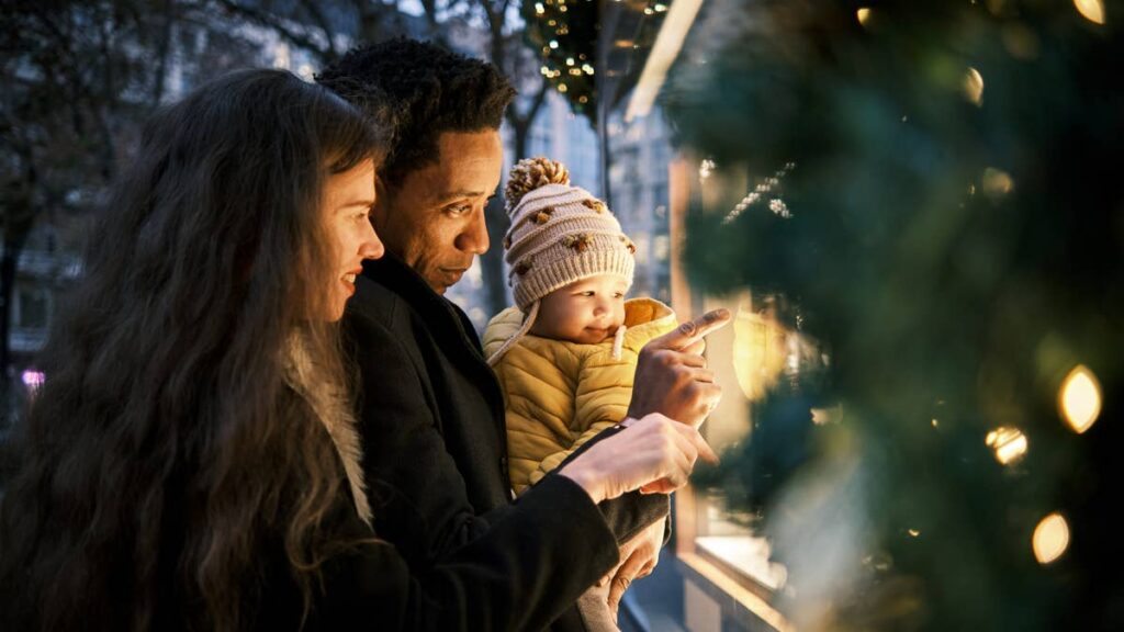 U.S. consumers start holiday shopping early, leaning on buy now, pay later
